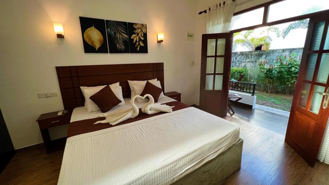 Sea Pink Residence Bentota Exterior photo